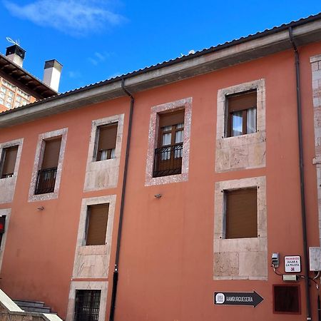 Apartamentosarturo Llanes Laplaza Atico Centrico Bagian luar foto