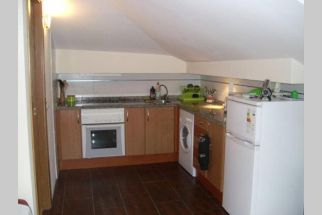 Apartamentosarturo Llanes Laplaza Atico Centrico Bagian luar foto
